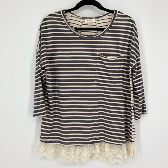 🆕 UMGEE Stripe 3/4 Sleeve Lace Mesh Hem Top NWOT - Picture 1 of 7